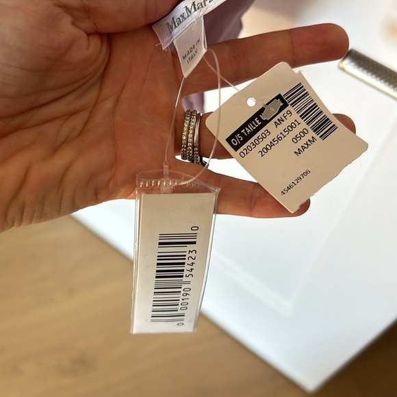 MAX MARA 100% silk scarf - Picture 9 of 9